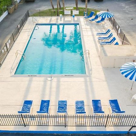 Royal Palms Motel タイビーアイランド エクステリア 写真
