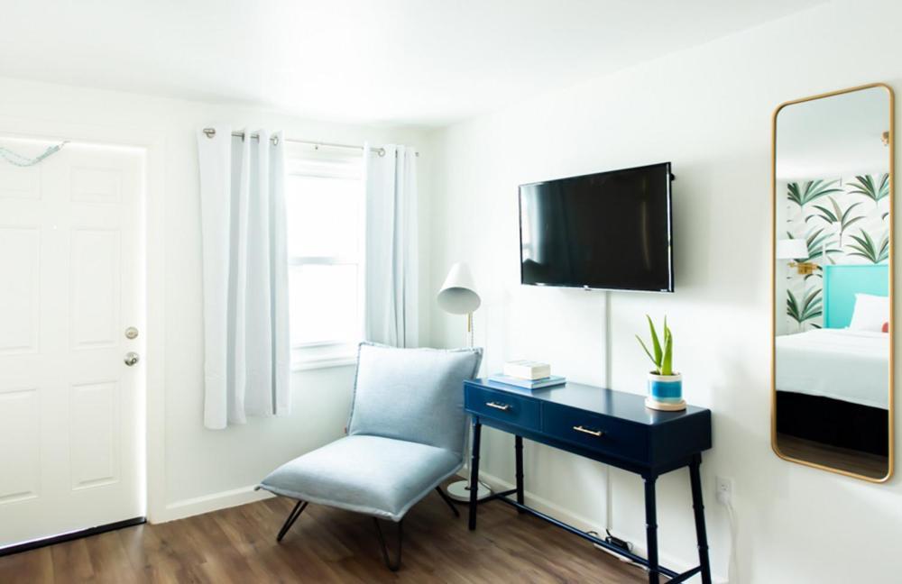 Royal Palms Motel タイビーアイランド エクステリア 写真