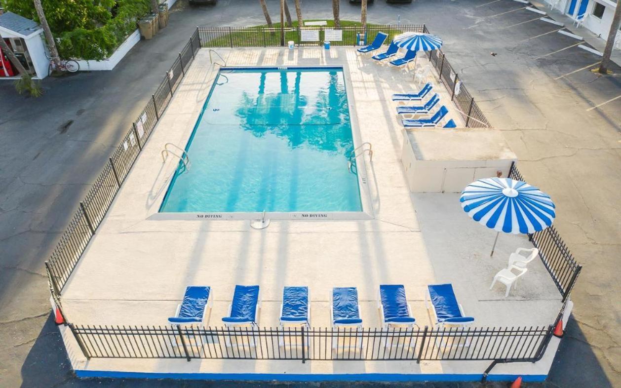 Royal Palms Motel タイビーアイランド エクステリア 写真